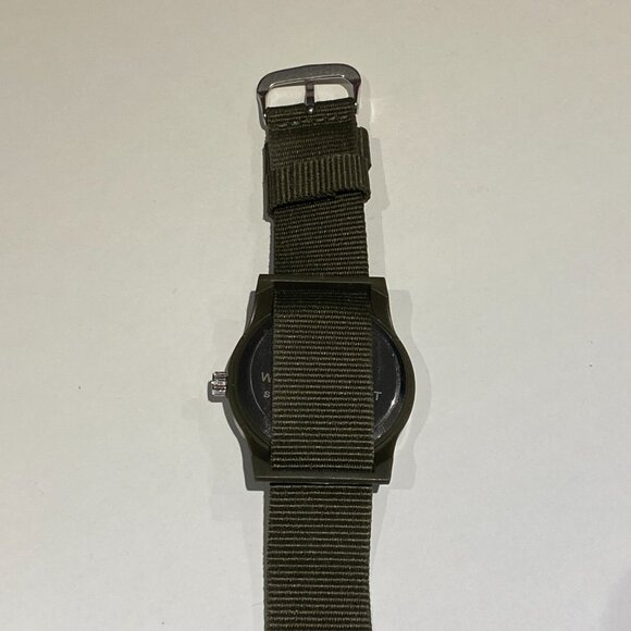 RARE BRAND NEW DAISO MILI WATCH MILITARY FIELD WATCH GREEN (4) - Picture 2 of 9